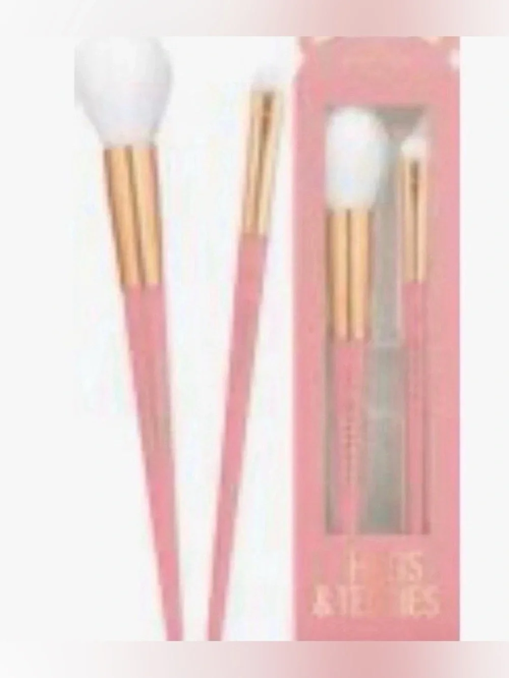 Essence Hugs & Teddies Eye & Face Makeup Brush Set